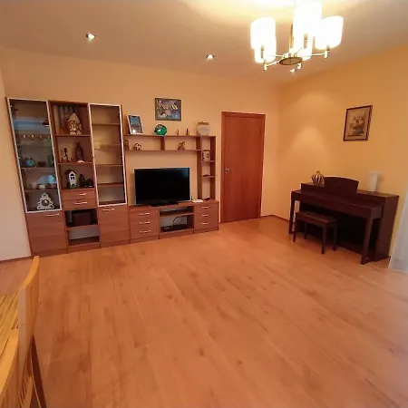 Spacious In דירה Jūrkalne